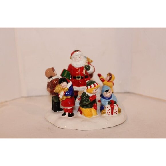 Dept 56 Snow Village - Santa Comes to Town, 1995 - Picture 1 of 6